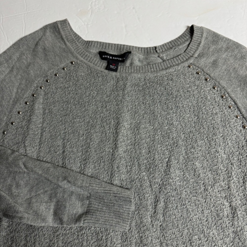 ROCK & REPUBLIC Women Gray Studded Textured Knit Crew Neck Long Sleeve Sweater M